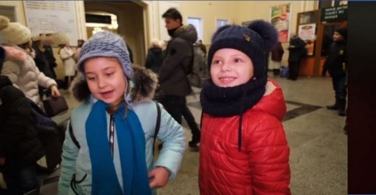 Детям, проживающим на линии разграничения в Донбассе, подарили отдых в Карпатах (ФОТО+ВИДЕО)