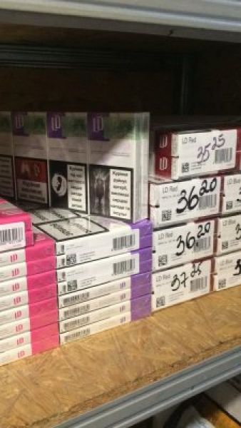 У жительницы Мариуполя изъяли сигарет на 1 миллион гривен (ФОТО)
