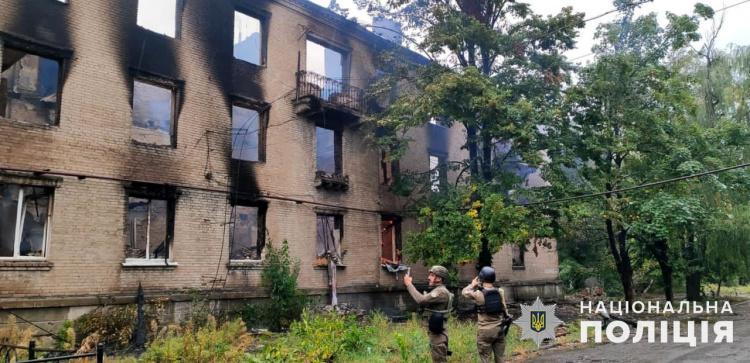 Окупанти залишають жителів Донеччини без даху над головою: що зруйнували за добу (ФОТО)