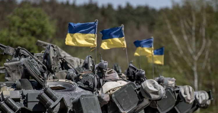Количество обстрелов в Донбассе увеличивается - ранены двое украинских бойцов