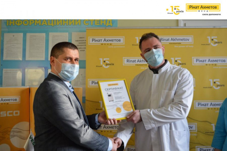 В Донецкой области медики получили современные кислородные концентраторы