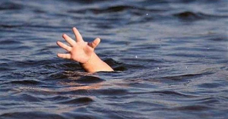 Родителям мальчика, утонувшего на пляже Мариуполя, грозит уголовная ответственность
