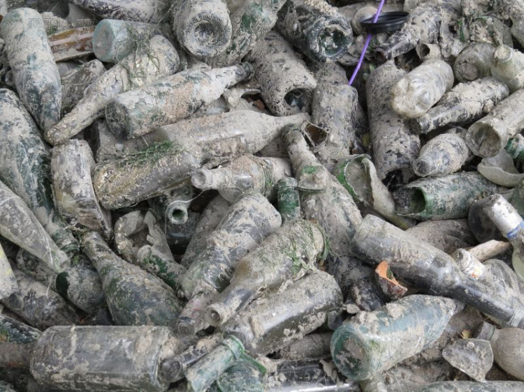 Потенциально опасные предметы были удалены с морского дна в акватории Мариуполя (ФОТО)