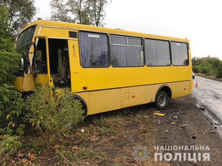 Две «Шкоды» столкнулись с маршрутками в Мариуполе и у Константиновки. 10 пострадавших (ФОТО)