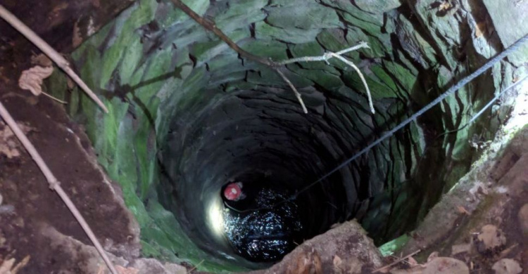 В Донецкой области женщина упала в колодец глубиной 8 метров (ФОТО)
