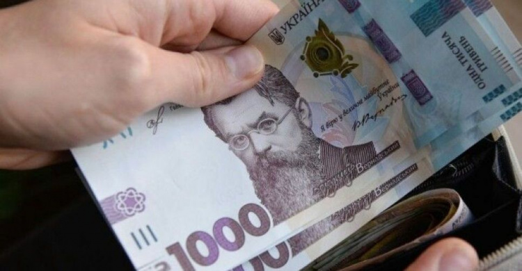 Донетчина по размеру средней зарплаты в августе уступает только Киеву