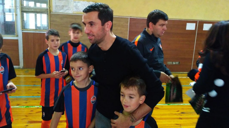 Встреча Дарио Срны с детьми в Мариуполе