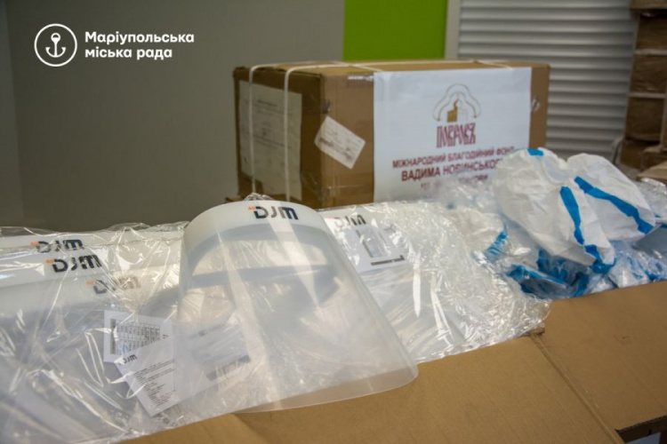 Мариупольская больница получила новые ИВЛ-аппараты от Фонда Вадима Новинского (ФОТО)