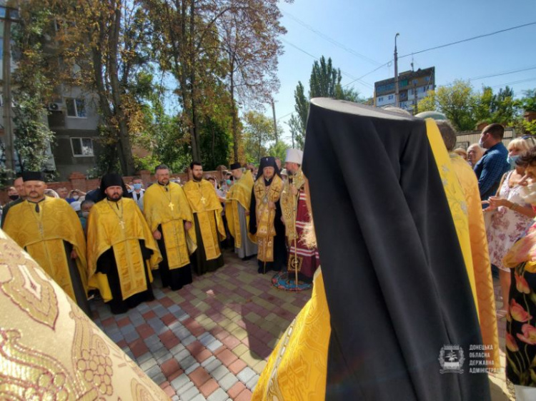 Предстоятель Православной церкви Украины провел богослужение в Мариуполе