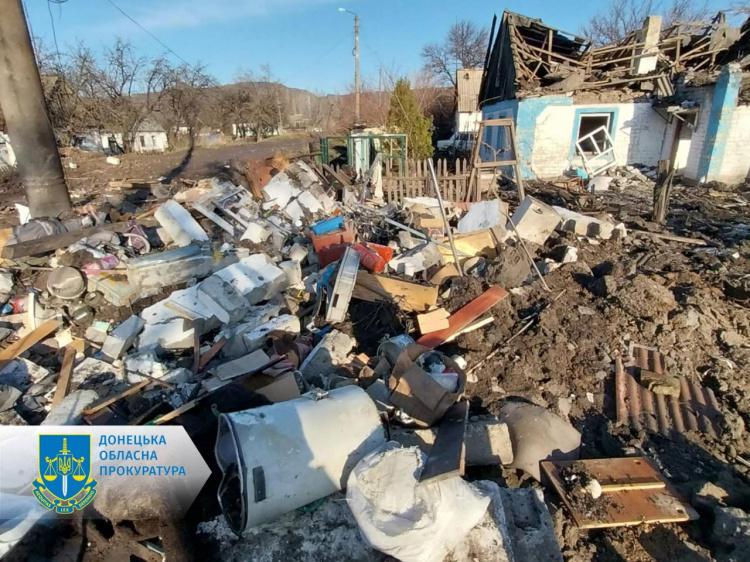 Росіяни поцілили ракетою в багатоквартирний будинок у Селидовому – загинули та поранені мешканці