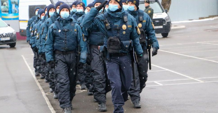 Юные гвардейцы впервые вышли патрулировать улицы Мариуполя