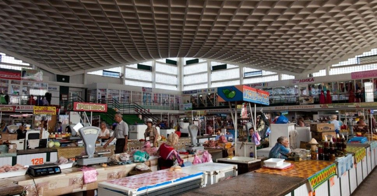В Мариуполе решили пока не закрывать рынки: дали время на исправление