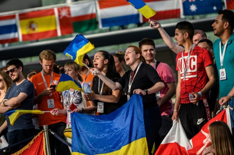 Украинка стала чемпионкой мира по запуску бумажных самолетиков (ФОТО+ВИДЕО)