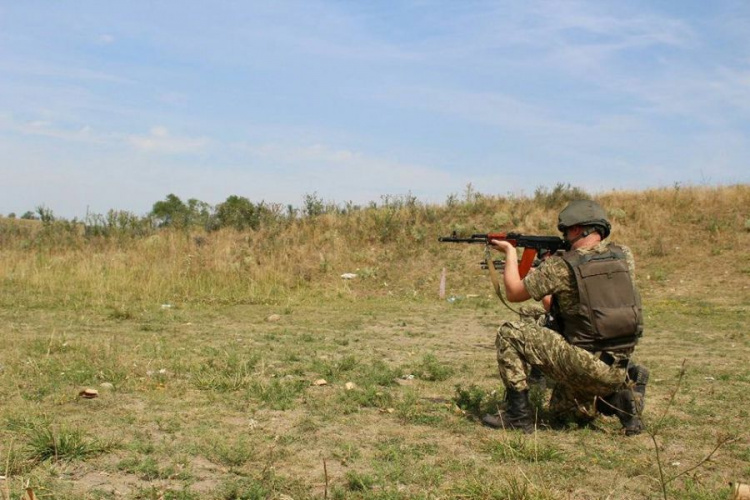 Пограничники Донецкой области показали тактическую подготовку в полевых условиях (ФОТО)