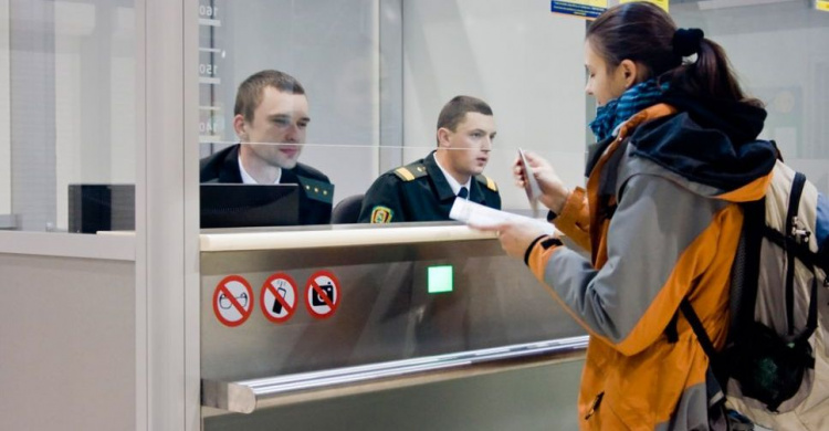 Иностранцев без негативного ПЦР-теста не пустят в Украину