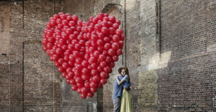 «Стена любви» - сегодня мариупольцы могут признаться в любви по-особенному