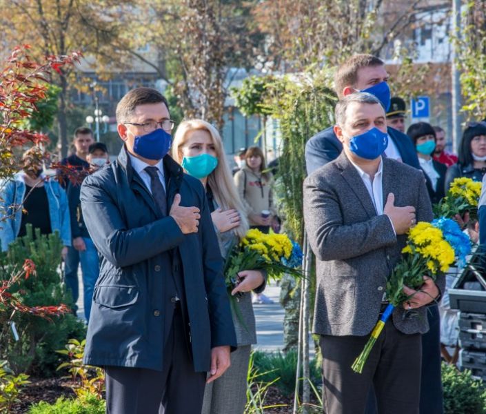 Мариуполь отмечает День защитника Украины