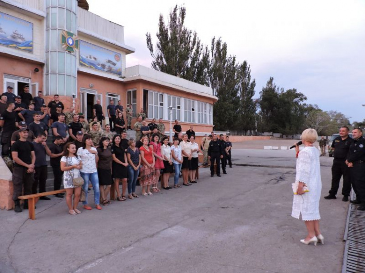 Известная волонтерская группа выступила в Мариуполе для пограничников (ФОТО+ВИДЕО)