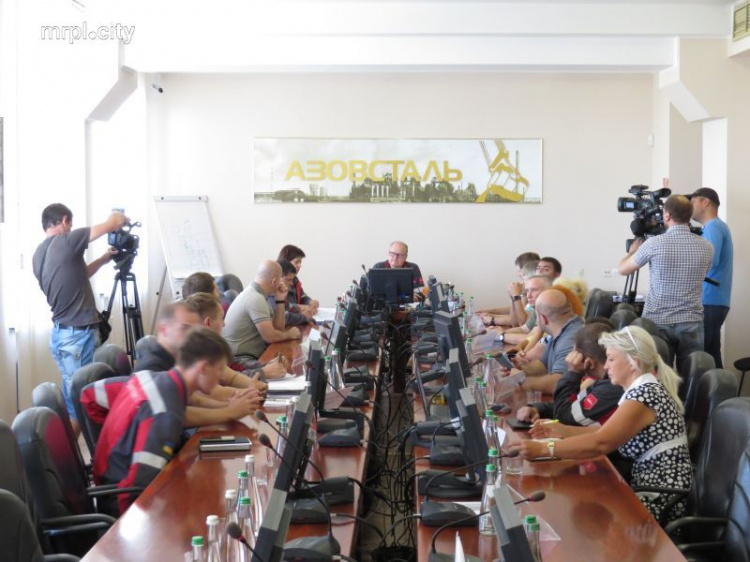 Общественности и экспертам в Мариуполе показали экологическую модернизацию «Азовстали» (ФОТО)