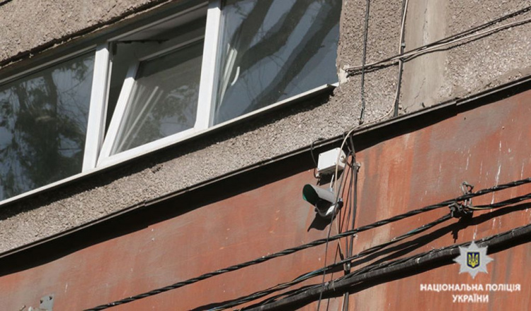 Люди стали вести себя приличнее: мариупольцы о преимуществах видеонаблюдения во дворах (ФОТО+ВИДЕО)