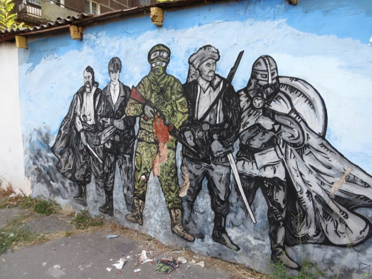 В Мариуполе пробили насквозь бойца полка «Азов» на стене (ФОТОФАКТ)