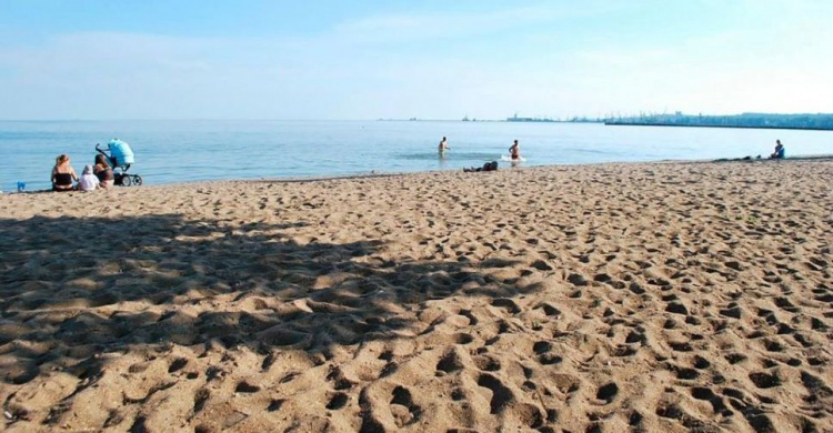 На побережье в Мариуполе умер мужчина. Что нужно помнить, отдыхая на воде?