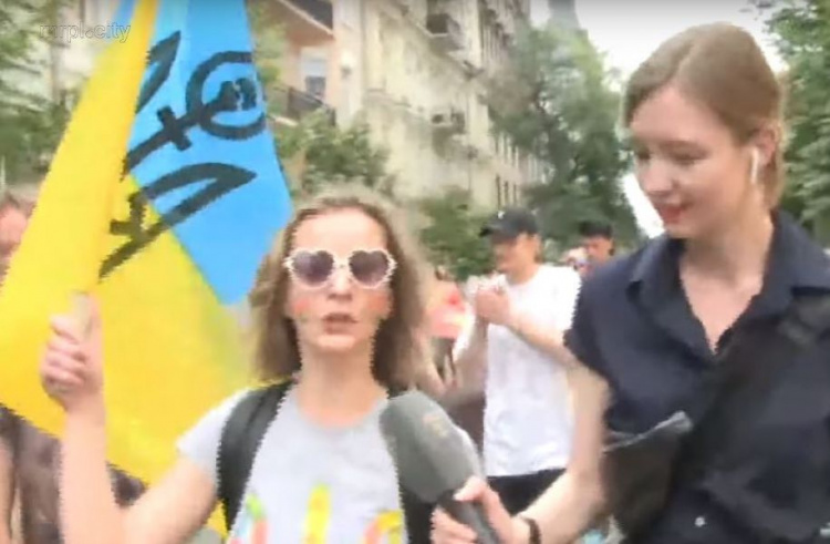 Мариупольчанка на столичном «Марше Равенства»: Мариуполь готов к гей-параду (ФОТО)