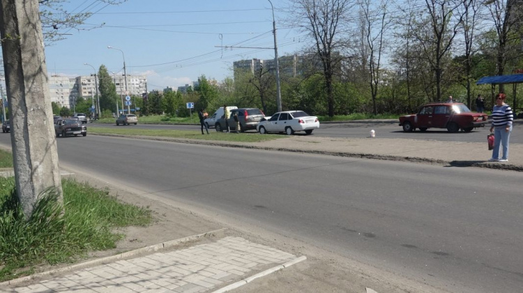 ДТП в Мариуполе: столкнулись две иномарки (ФОТО)