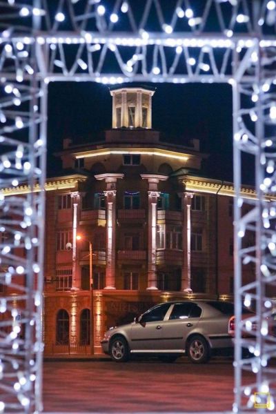 Глазами фотографа: как выглядел Мариуполь в Пасхальную ночь (ФОТО)