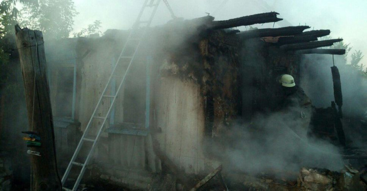 На Донетчине в своем доме сгорели мужчина и женщина (ФОТО)