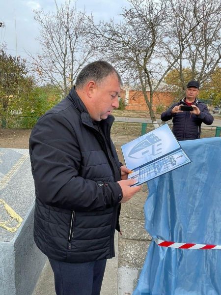 В Мариупольском поселке установили памятник погибшим во Второй мировой войне