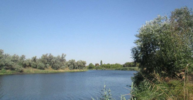 В Донецкой области из реки достали тело мужчины
