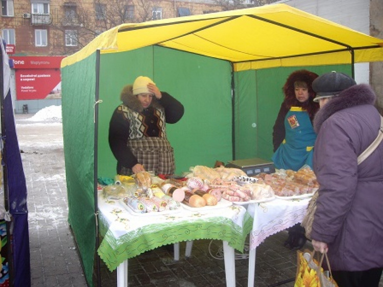 Мариуполь разгулялся. В городе открылась еще одна праздничная ярмарка (ФОТО)