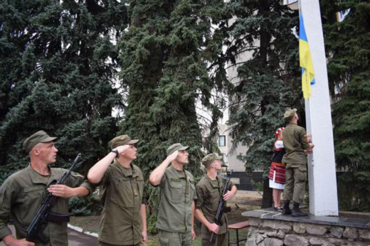 День Флага в Донецкой области прошел без грубых нарушений безопасности (ФОТО)