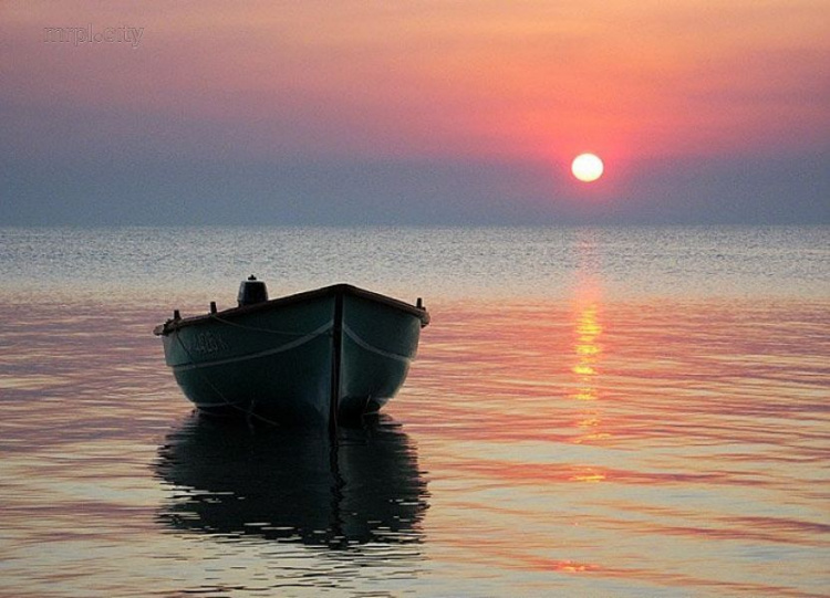 Мариупольским рыбакам придется регистрировать моторные и гребные лодки