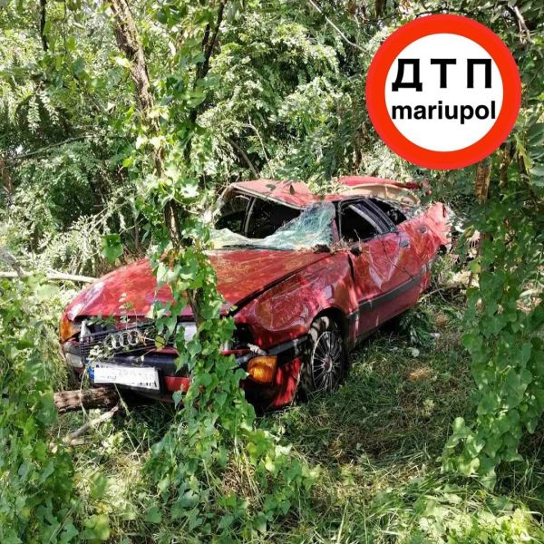 На мариупольской трассе ДТП с пострадавшим спровоцировал военный автомобиль?