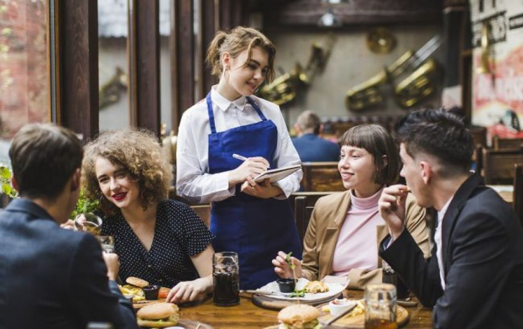 Сегодня в Украине откроются кафе и рестораны: что можно, а что запретили гостям заведений 