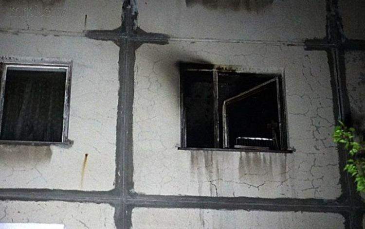 В Мариуполе в результате пожара пострадало пять человек, из них двое детей (ОБНОВЛЕНО, ФОТО)