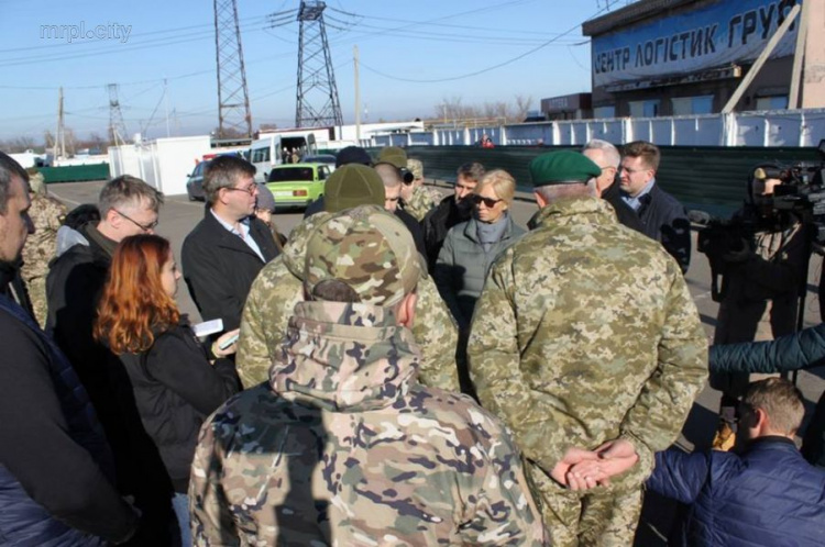Омбудсмен раскритиковала контрольный пункт «Майорск» при въезде в Донбасс