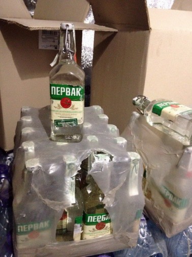 В Луганской области действовал подпольный цех по производству поддельной водки (ФОТО)