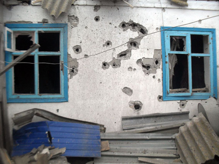 В Донецкой области при обстреле пострадал подросток и его отец
