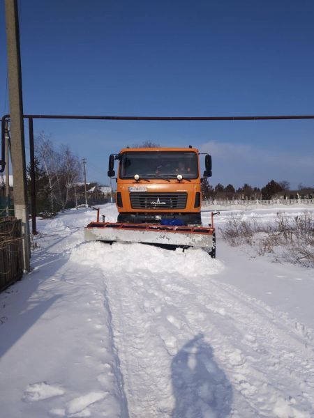 В Мариупольском районе застрял автобус. Что делается для расчистки дорог от снега?