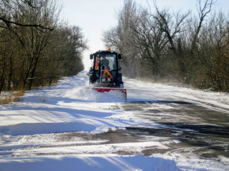 Междугородними трассами Донетчины завладели снег и лед (ФОТО)