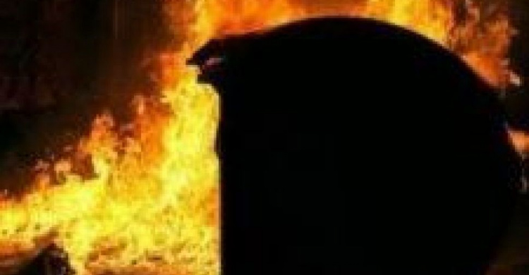 В Мариуполе продолжились вандальные акции с поджогами