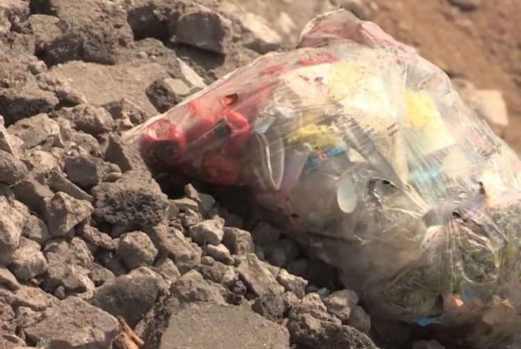 Кто и зачем свозит строительный мусор в Зинцевую Балку в Мариуполе (ФОТО)