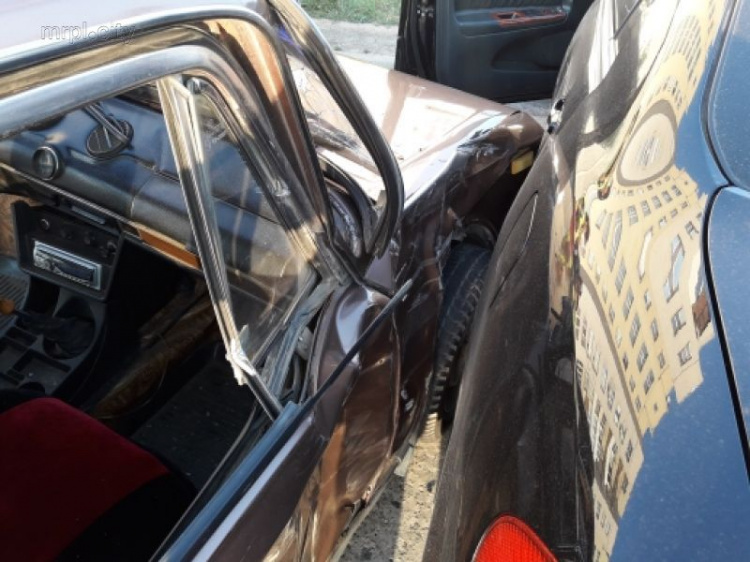 В Мариуполе водитель сбежал с места ДТП (ФОТО)