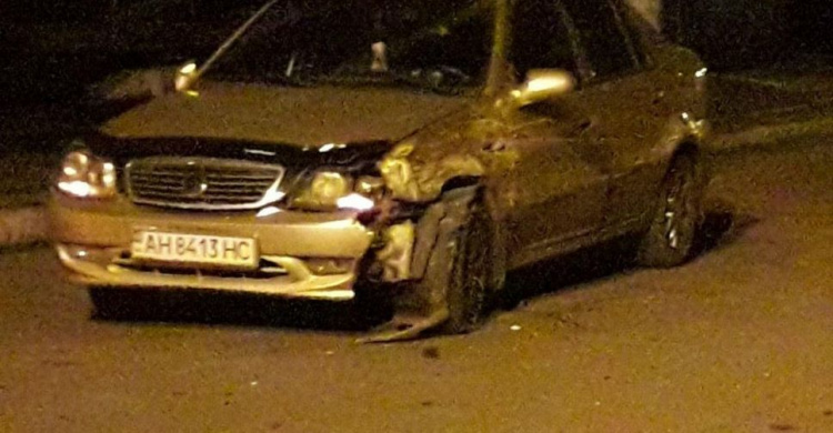 Не поделили дорогу: в Мариуполе столкнулись автомобили (ФОТО)