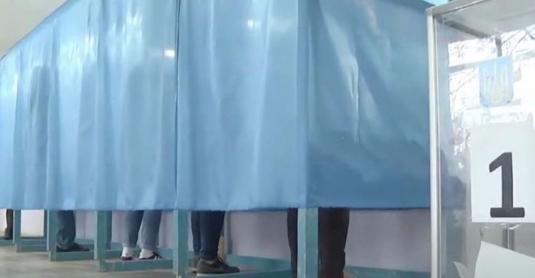 На трех избирательных участках в Мариуполе погасили правильные бюллетени вместо испорченных