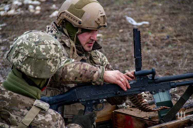 ЗСУ відбили майже 90 атак за добу та знищили 15 районів зосередження росіян