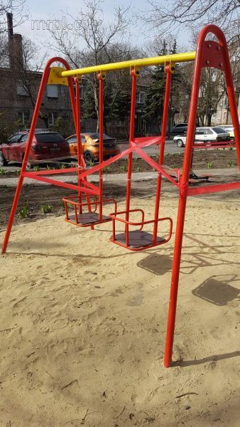 В Мариуполе закрыли детские и спортивные площадки. Можно ли гулять с детьми? (ФОТОФАКТ)